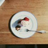 息子の4才の誕生日にイチゴタルトを食べる（2020年2月）